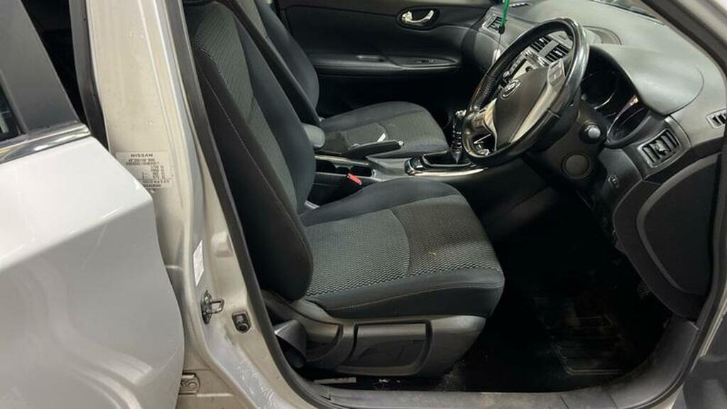 Nissan Pulsar Pulsar Acenta Dig-t Black #11