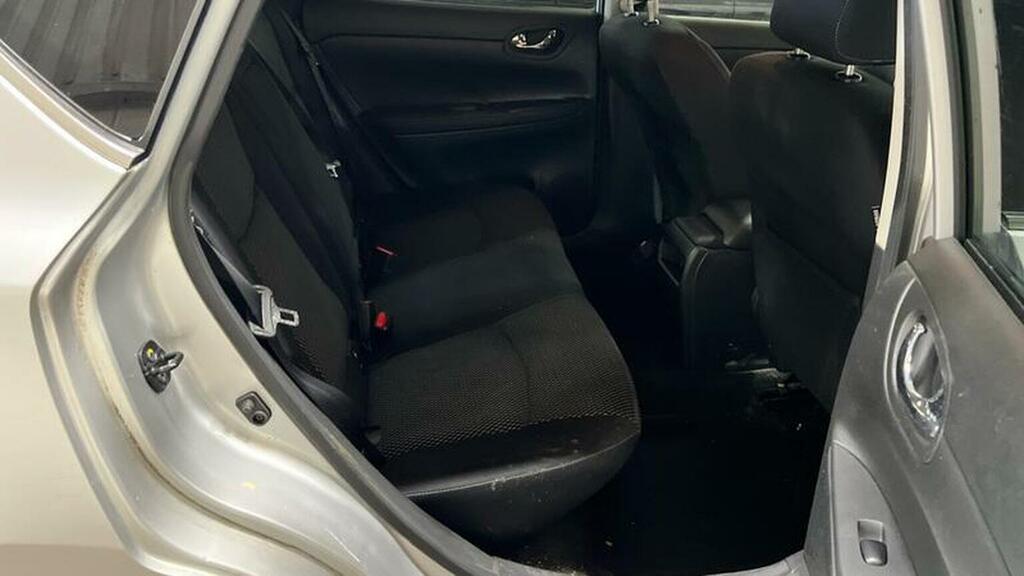 Nissan Pulsar Pulsar Acenta Dig-t Black #10