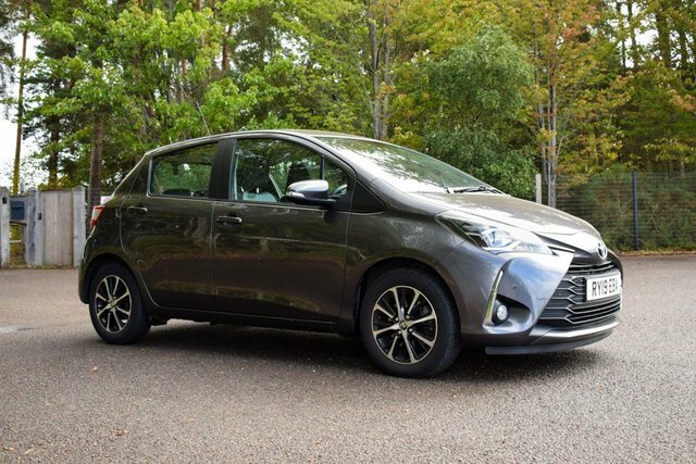 Toyota Yaris 2019 1.5 Vvt-i Icon Tech Hatchback Manu Grey