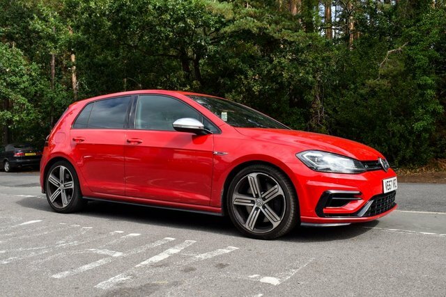 Volkswagen Golf 2017 2.0 Tsi Bluemotion Tech R Hatchback Petro Red