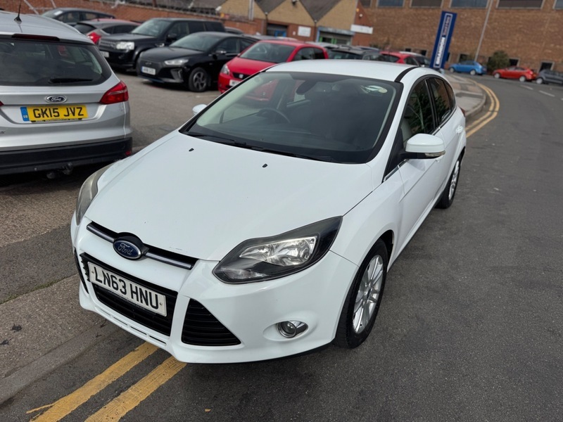 Ford Focus 1.6 Titanium Powershift Euro White