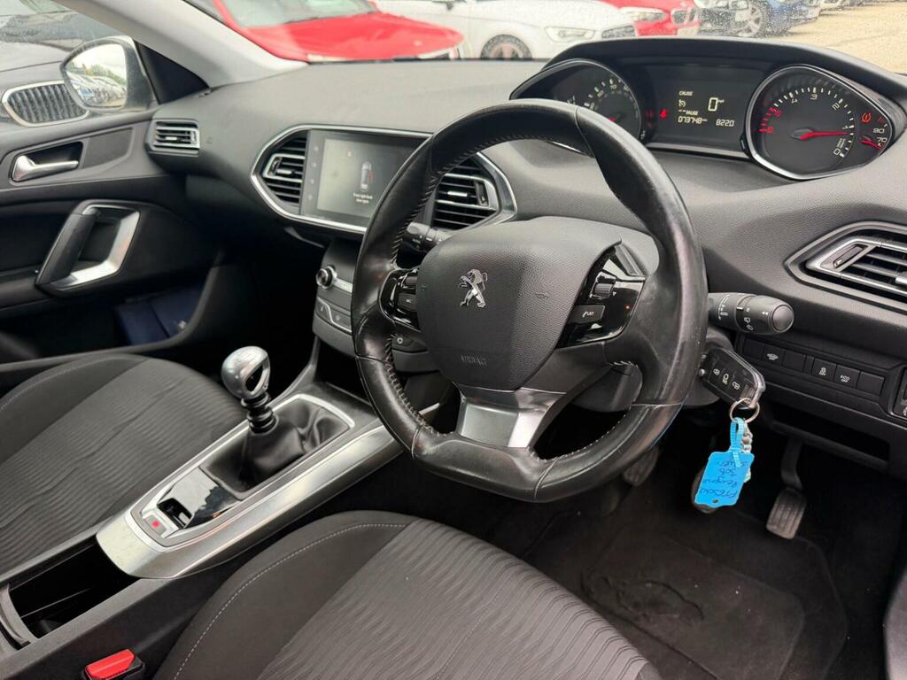 Peugeot 308 Active White #11