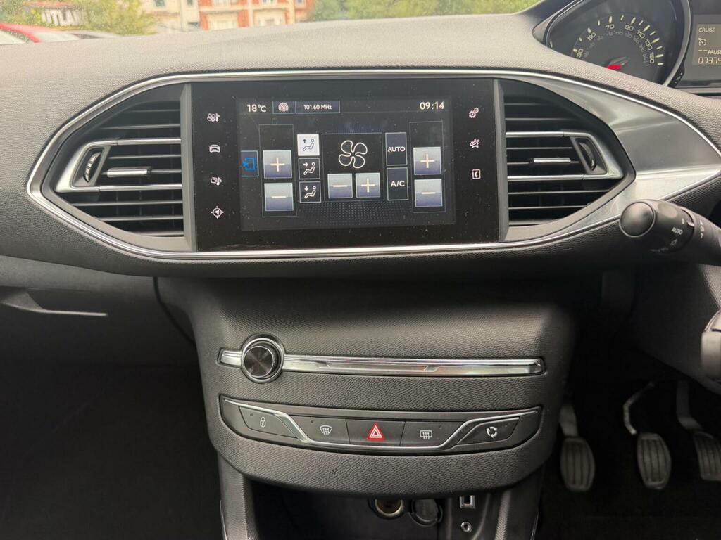 Peugeot 308 Active White #31