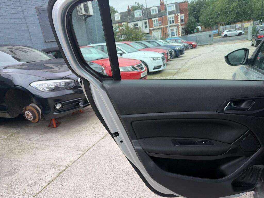 Peugeot 308 Active White #24
