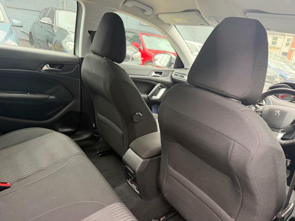Peugeot 308 Active White #21