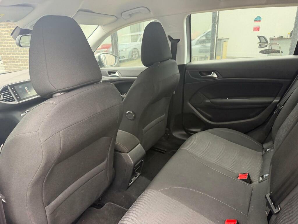 Peugeot 308 Active White #26