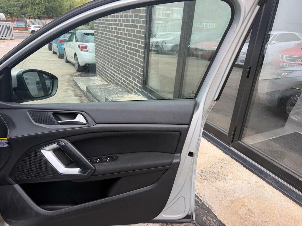 Peugeot 308 Active White #9