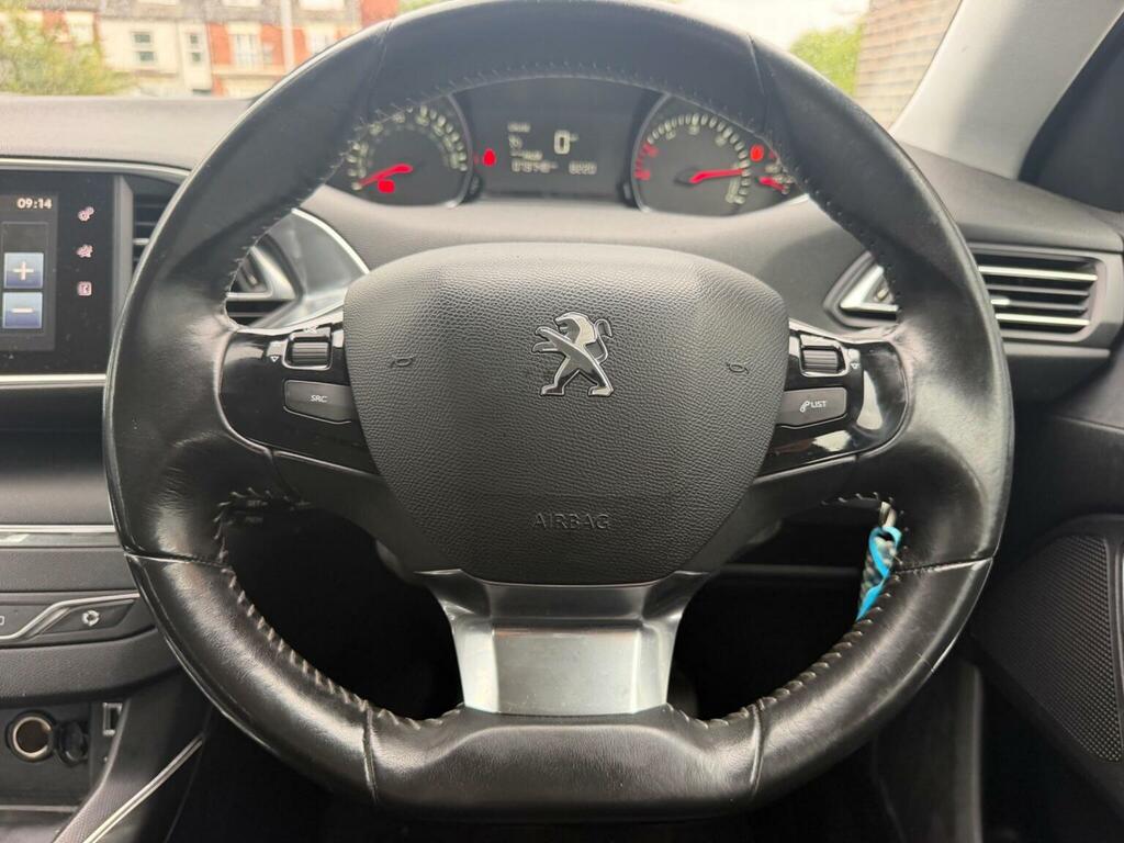 Peugeot 308 Active White #29