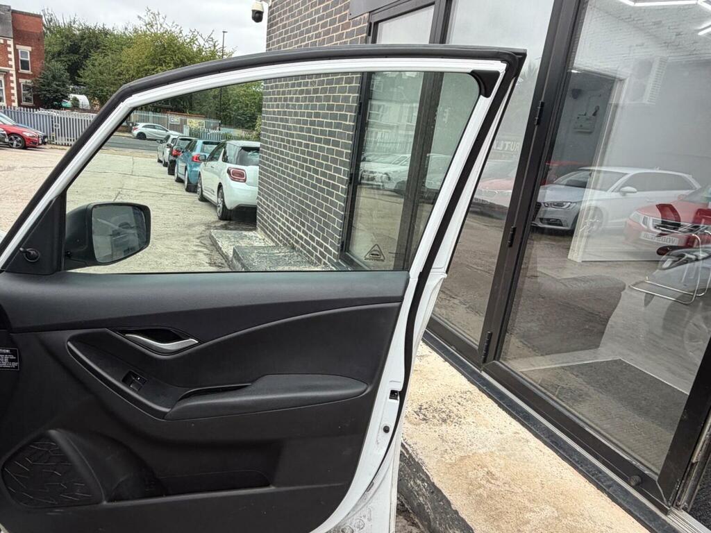 Hyundai Ix20 1.6 Active White #9
