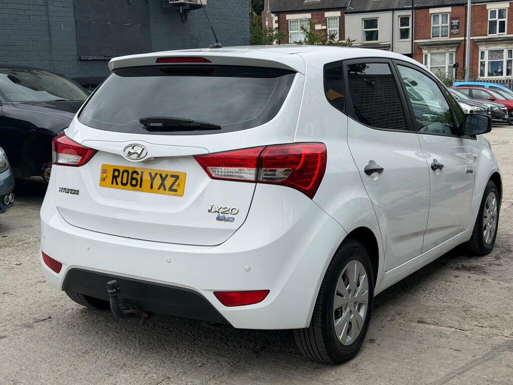 Hyundai Ix20 1.4 Crdi Classic Euro 5 Ss White #4