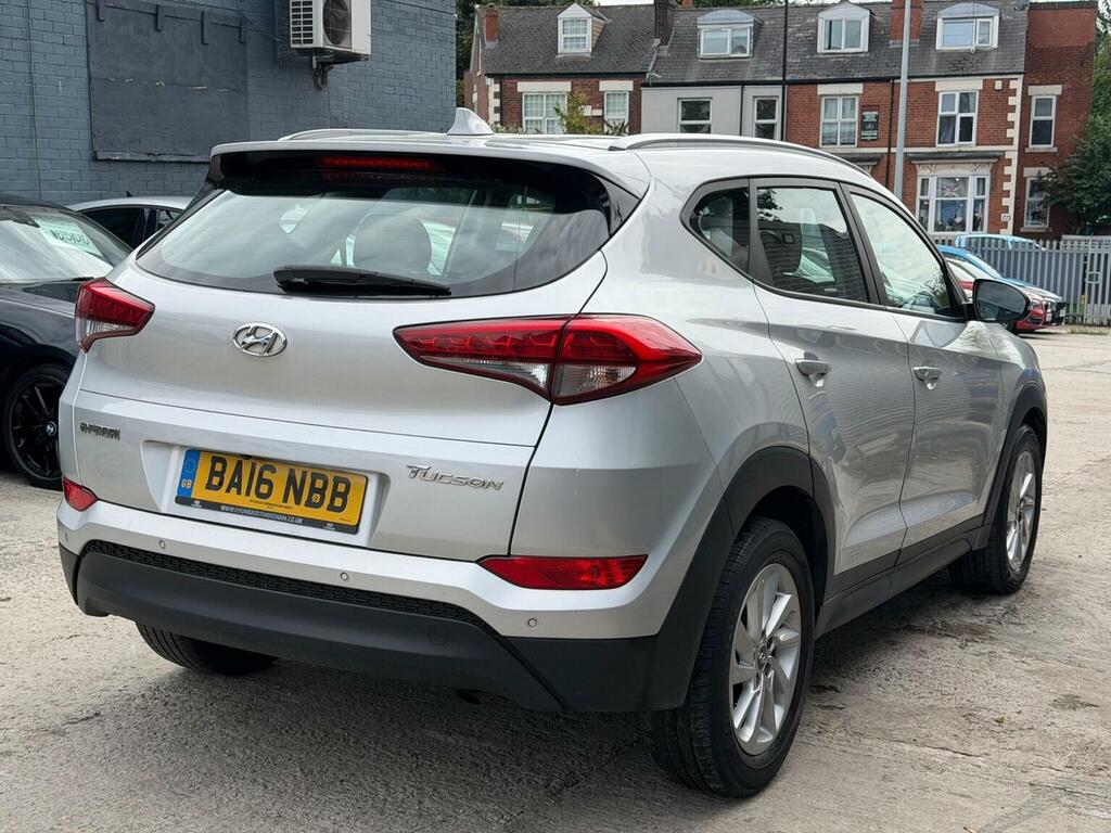 Hyundai Tucson 1.7 Crdi Blue Drive Se Nav Euro 6 Ss Silver #4