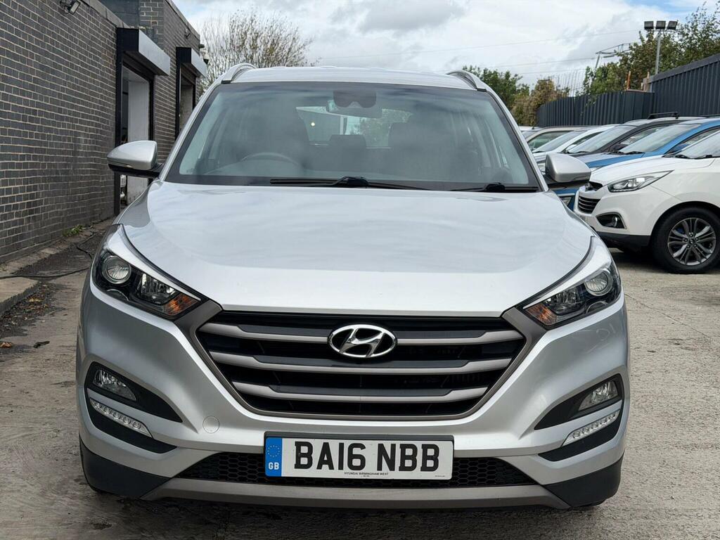 Hyundai Tucson 1.7 Crdi Blue Drive Se Nav Euro 6 Ss Silver #2