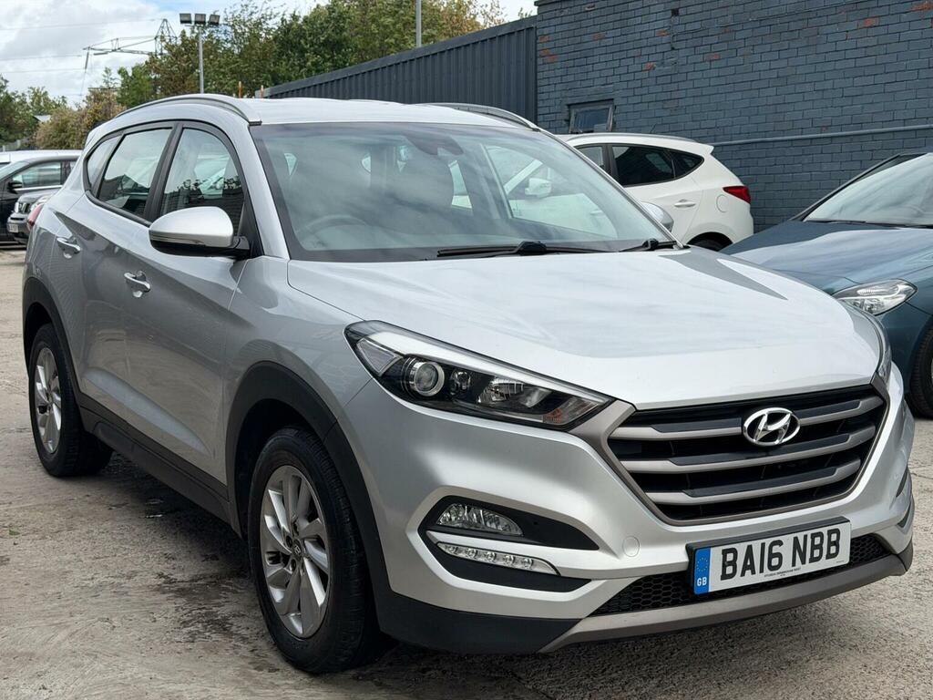Hyundai Tucson 1.7 Crdi Blue Drive Se Nav Euro 6 Ss Silver #3