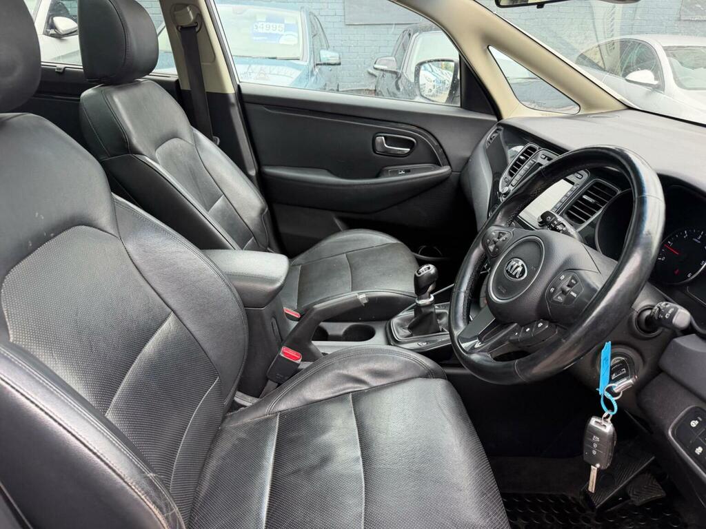 Kia Carens 2 White #10