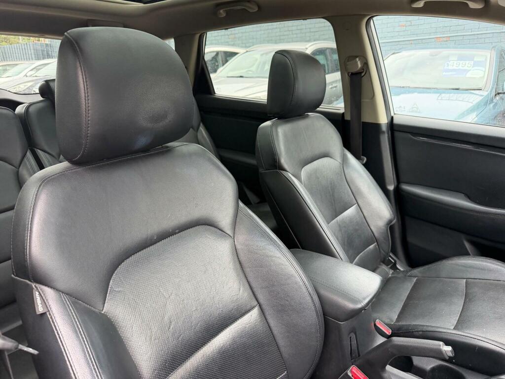 Kia Carens 2 White #12