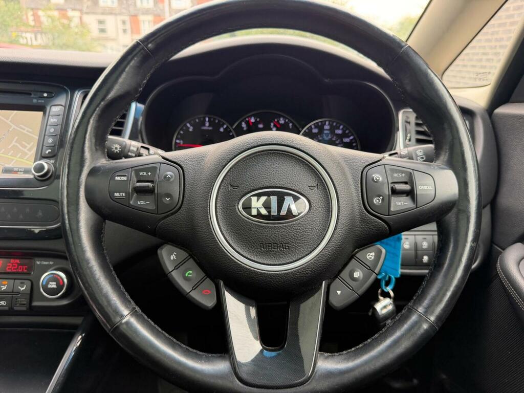 Kia Carens 2 White #34