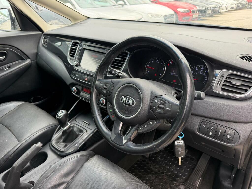 Kia Carens 2 White #11