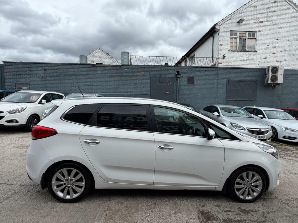 Kia Carens 2 White #8