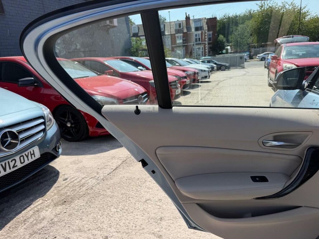BMW 1 Series Hatchback 2.0 Black #25