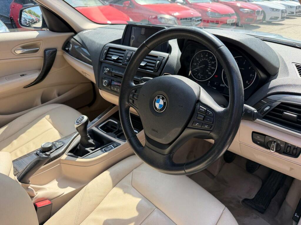 BMW 1 Series Hatchback 2.0 Black #11