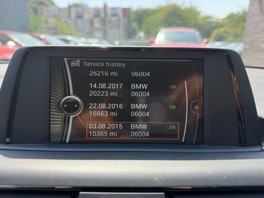 BMW 1 Series Hatchback 2.0 Black #34