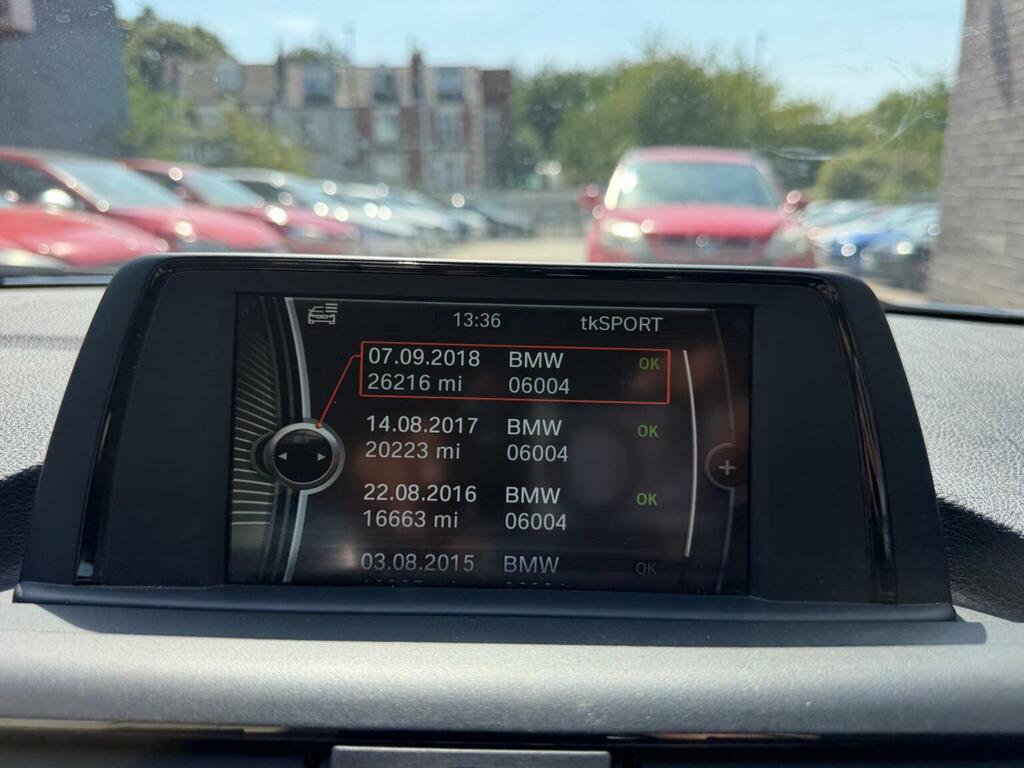 BMW 1 Series Hatchback 2.0 Black #35