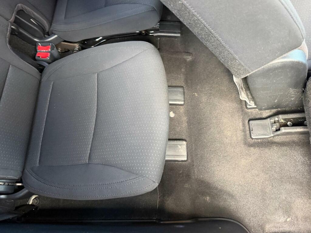 Kia Carens 1.7L 3 Silver #29