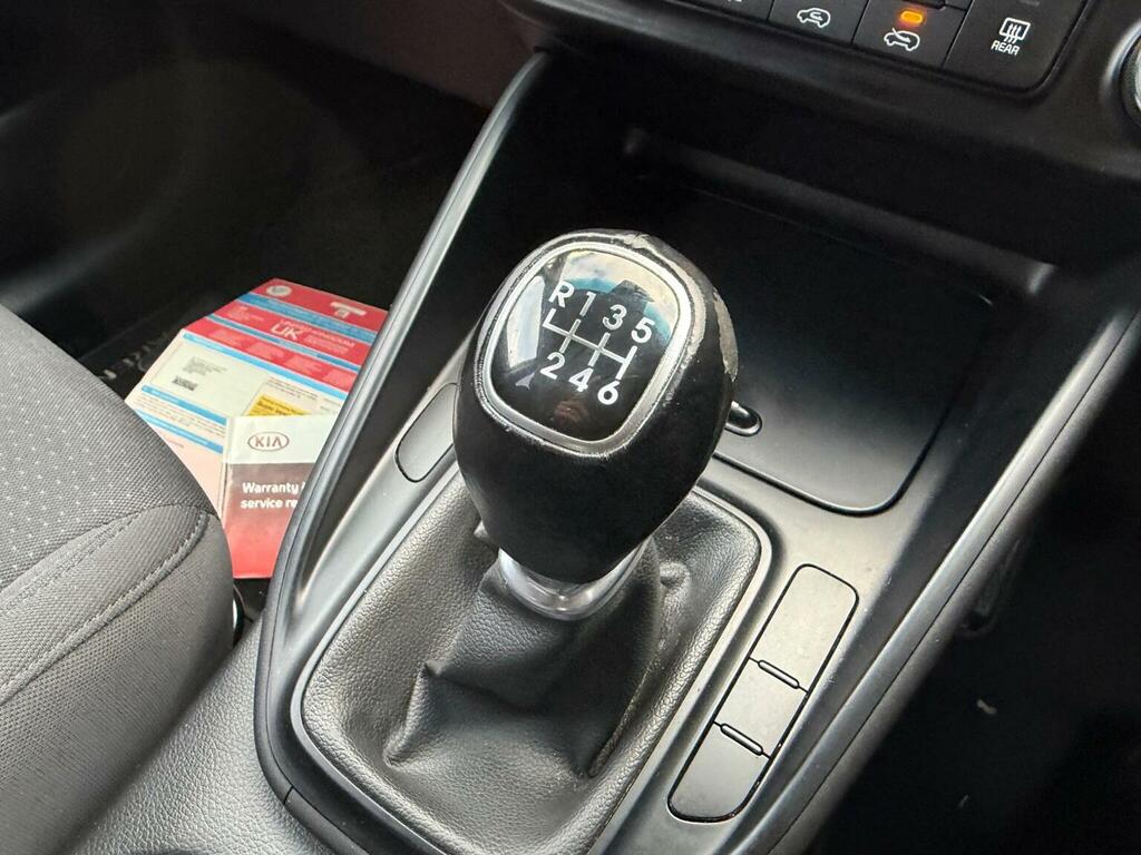 Kia Carens 1.7L 3 Silver #34