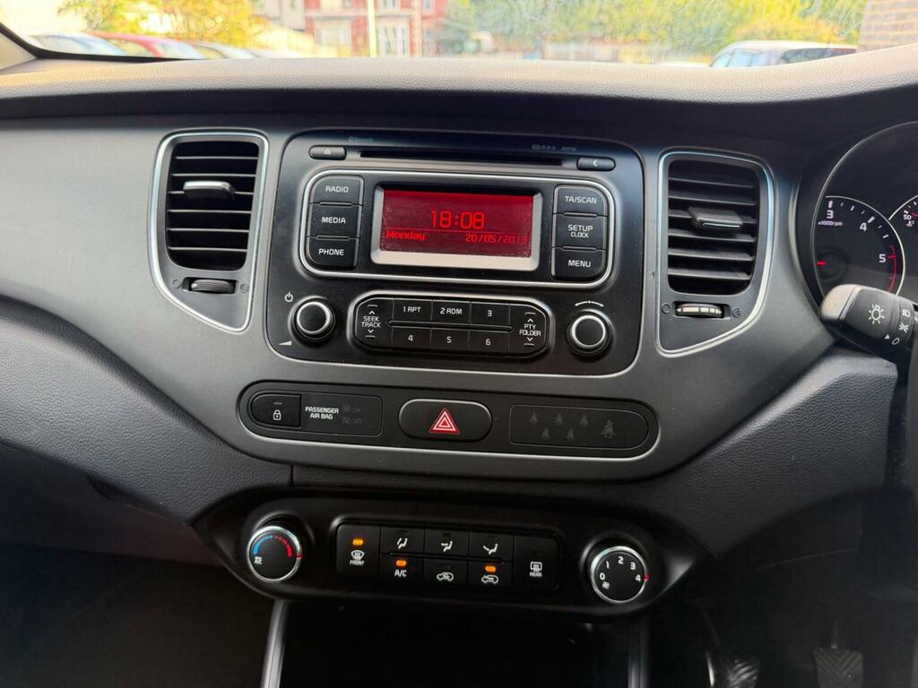 Kia Carens 1.7L 3 Silver #35