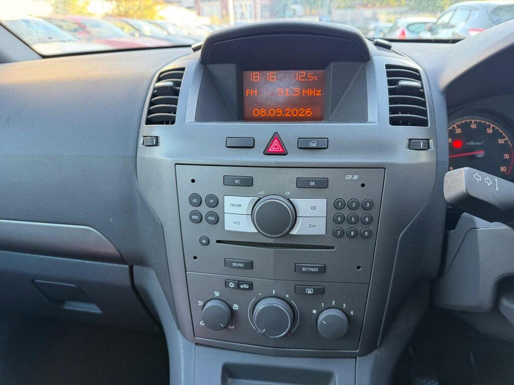 Vauxhall Zafira Mpv Silver #41