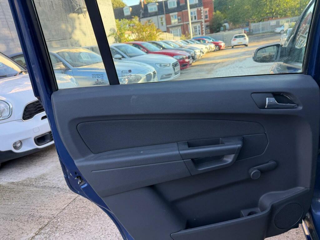 Vauxhall Zafira Mpv Silver #38