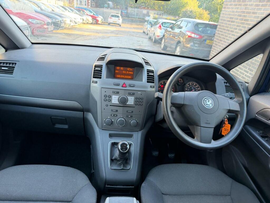 Vauxhall Zafira Mpv Silver #21