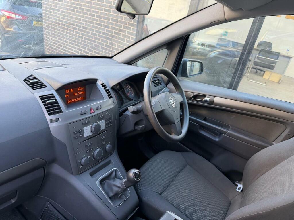 Vauxhall Zafira Mpv Silver #17