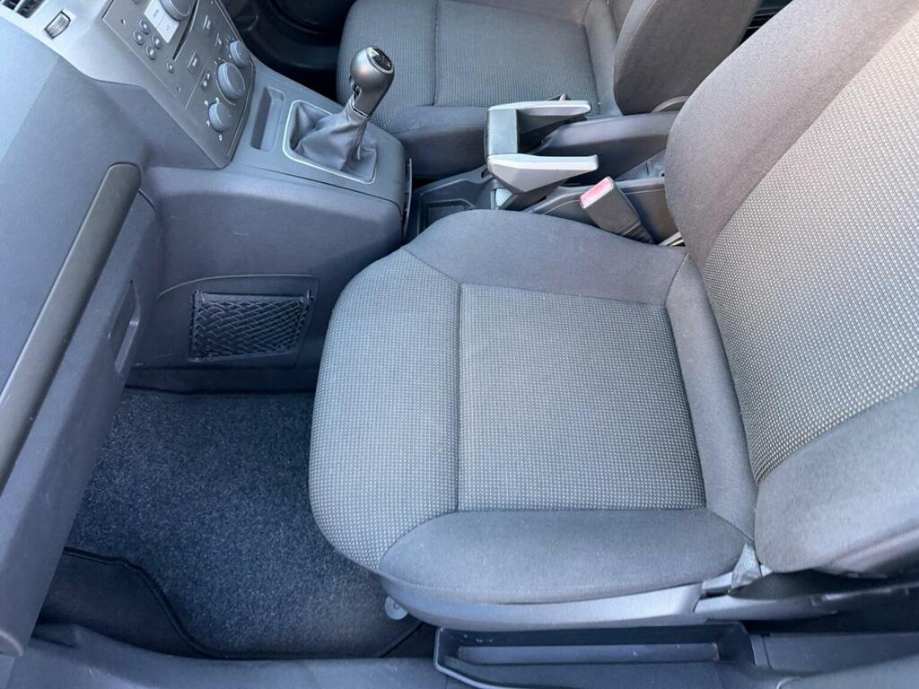 Vauxhall Zafira Mpv Silver #49