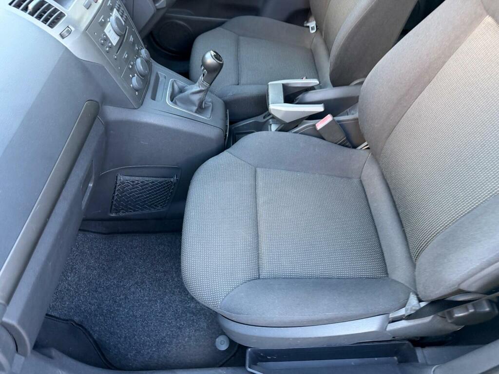 Vauxhall Zafira Mpv Silver #50