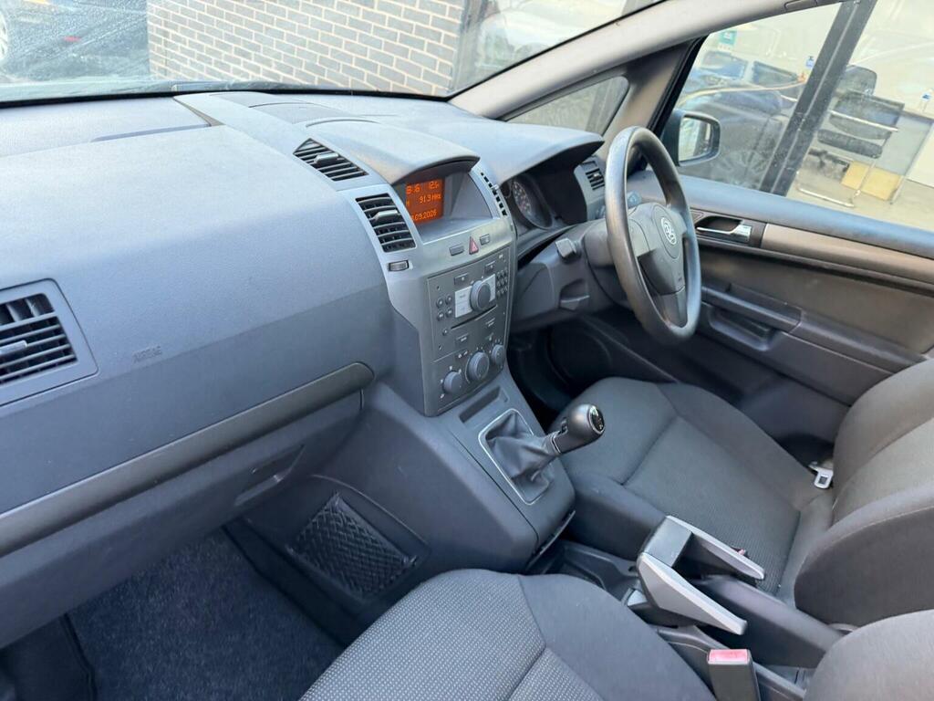 Vauxhall Zafira Mpv Silver #18