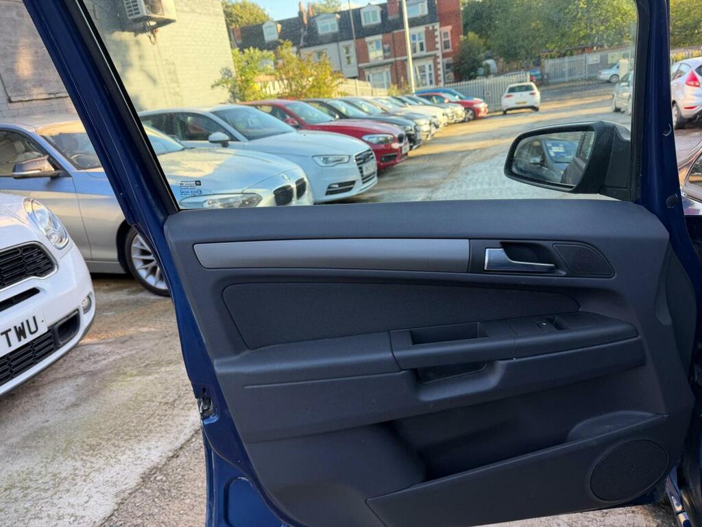 Vauxhall Zafira Mpv Silver #37