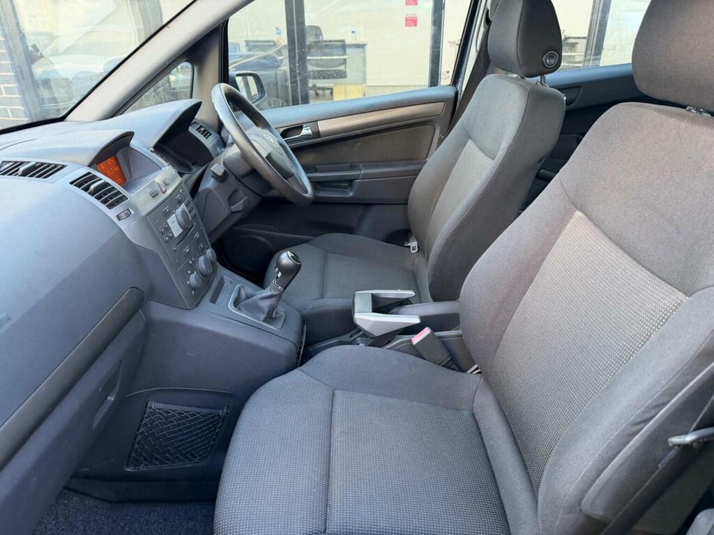 Vauxhall Zafira Mpv Silver #48