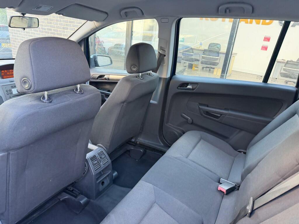 Vauxhall Zafira Mpv Silver #28