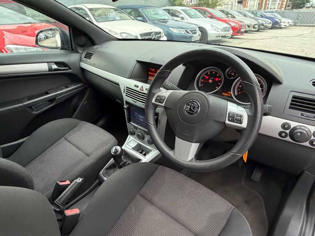 Vauxhall Astra Hatchback 1.6 16V Se Euro 5 201010 Blue #11