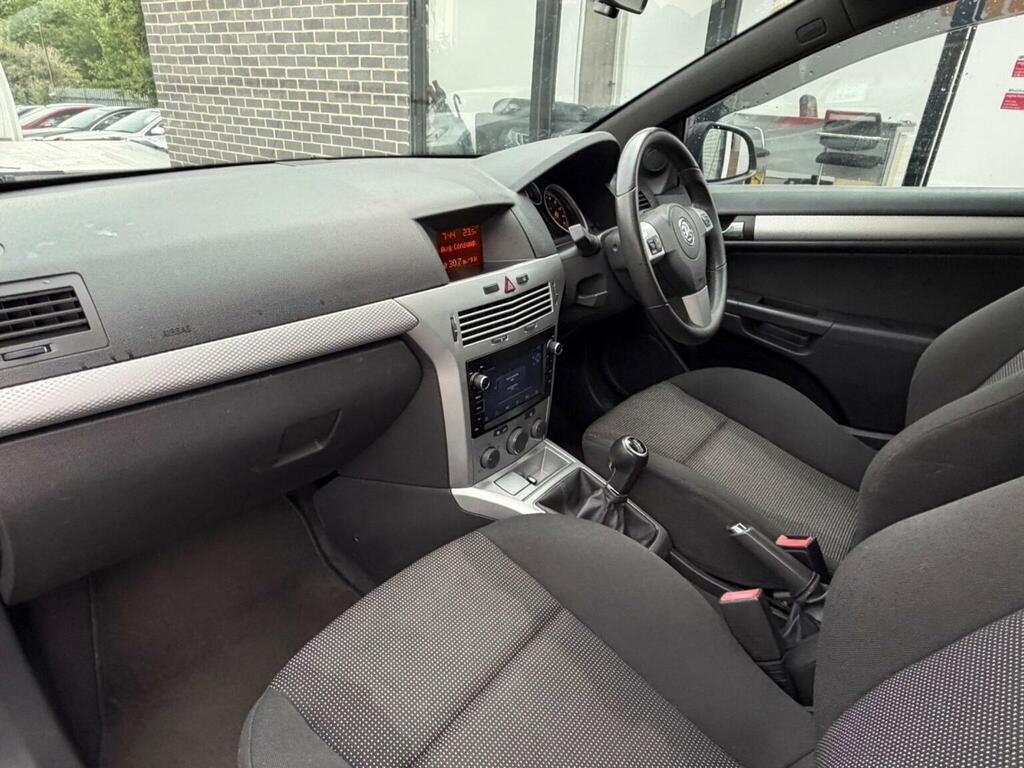 Vauxhall Astra Hatchback 1.6 16V Se Euro 5 201010 Blue #16