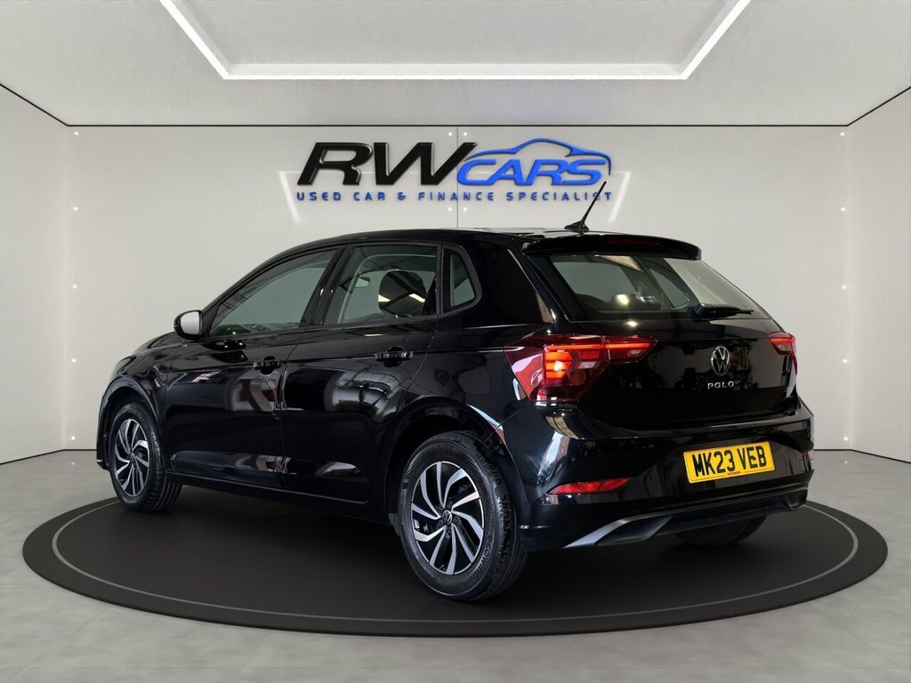 Volkswagen Polo 1L Life Black #3
