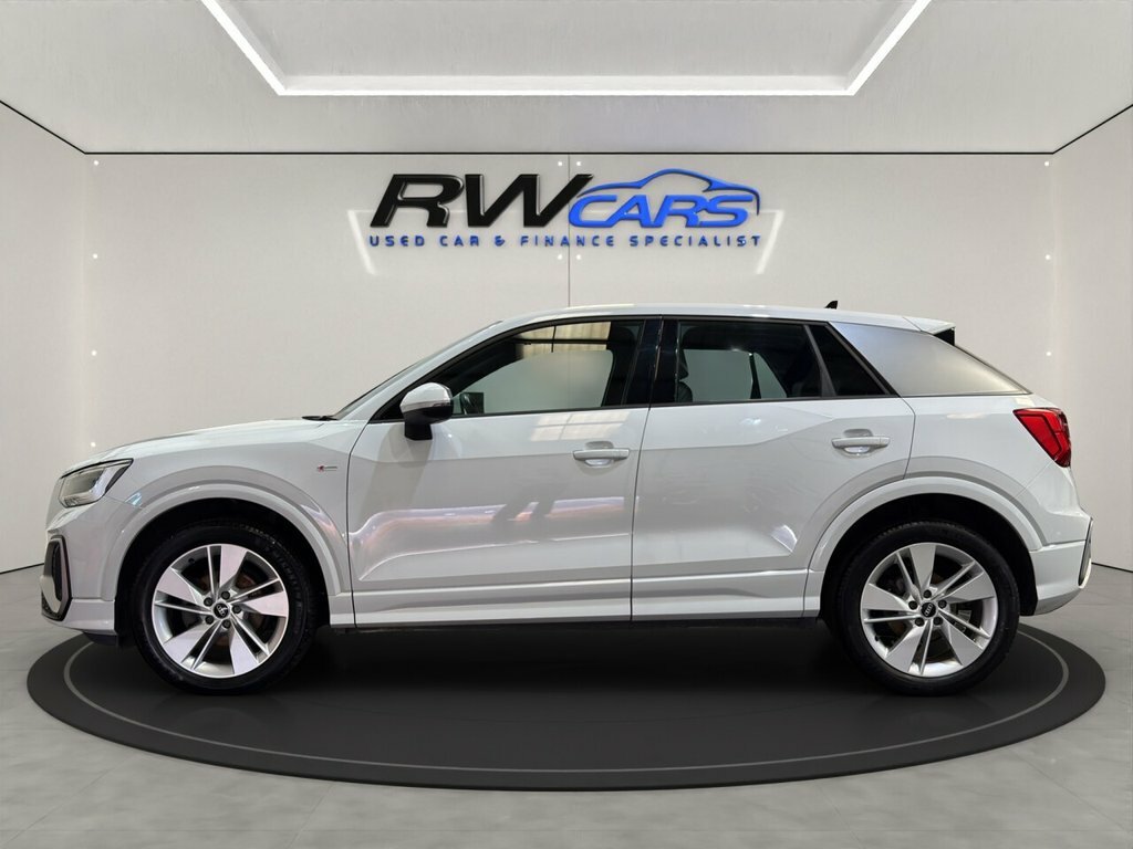 Audi Q2 Suv White #2