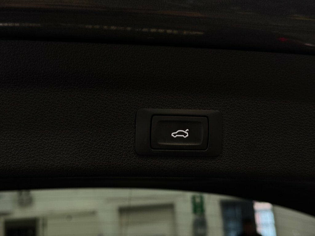 Audi A6 Avant S Line Black #24
