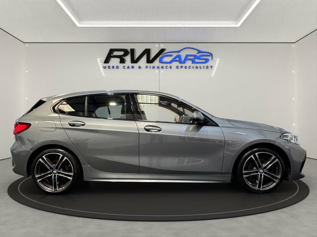 BMW 1 Series Hatchback EK22FOV Grey #5