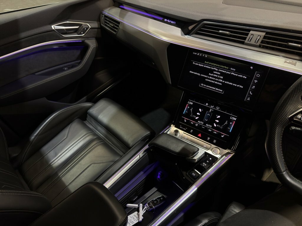 Audi E-tron E-tron Sportback 55 S Line Quattro Silver #12