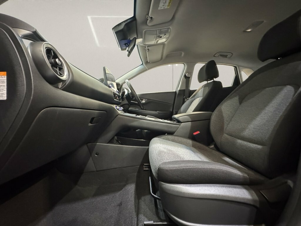 Hyundai Kona Hatchback White #19