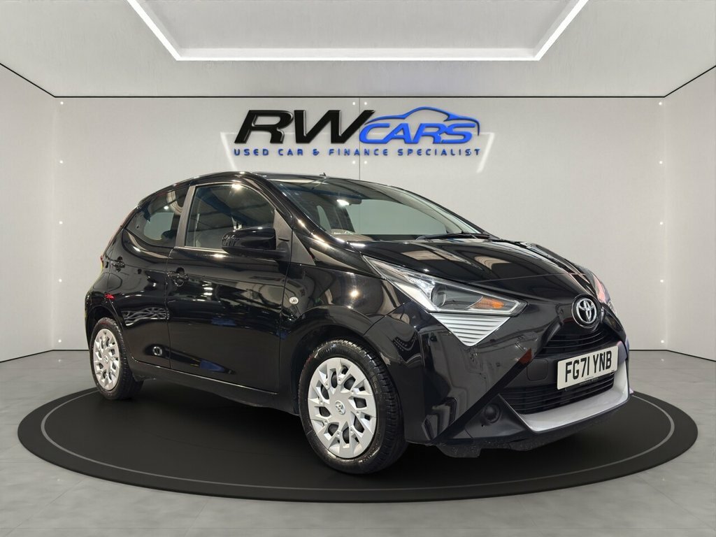 Toyota Aygo Hatchback Red #4