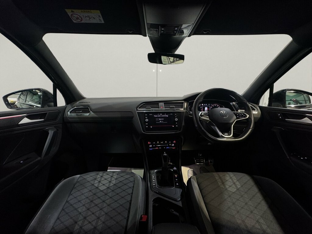 Volkswagen Tiguan Elegance VA23DPO Black #21