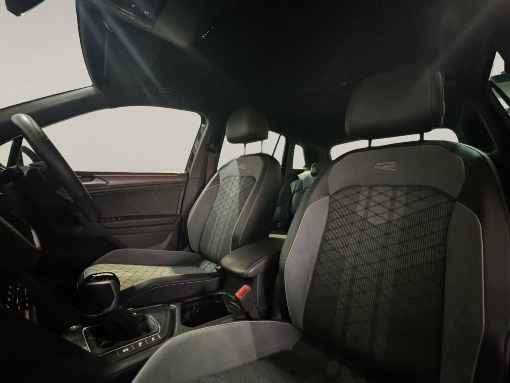 Volkswagen Tiguan Elegance VA23DPO Black #24